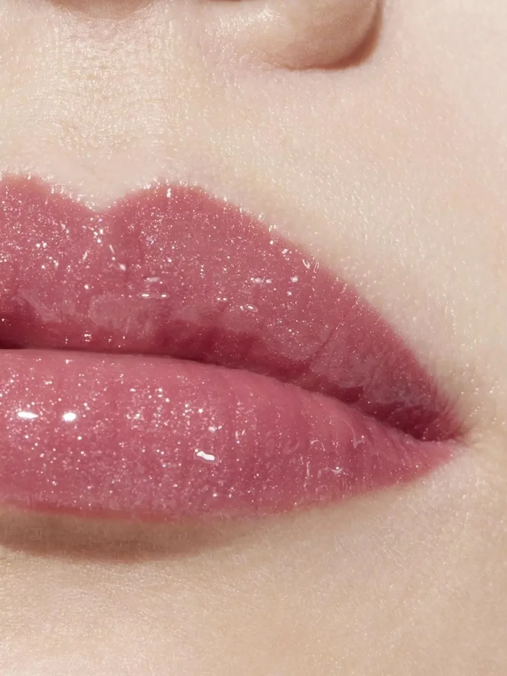 CHANEL Rouge Coco Hydra Gloss Lipgloss - 447 BOURGEOISIE